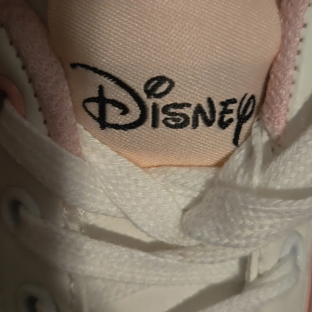 Women's Disney Minnie Mouse Sneakers Size 9 NWOT - Picture 6 of 7